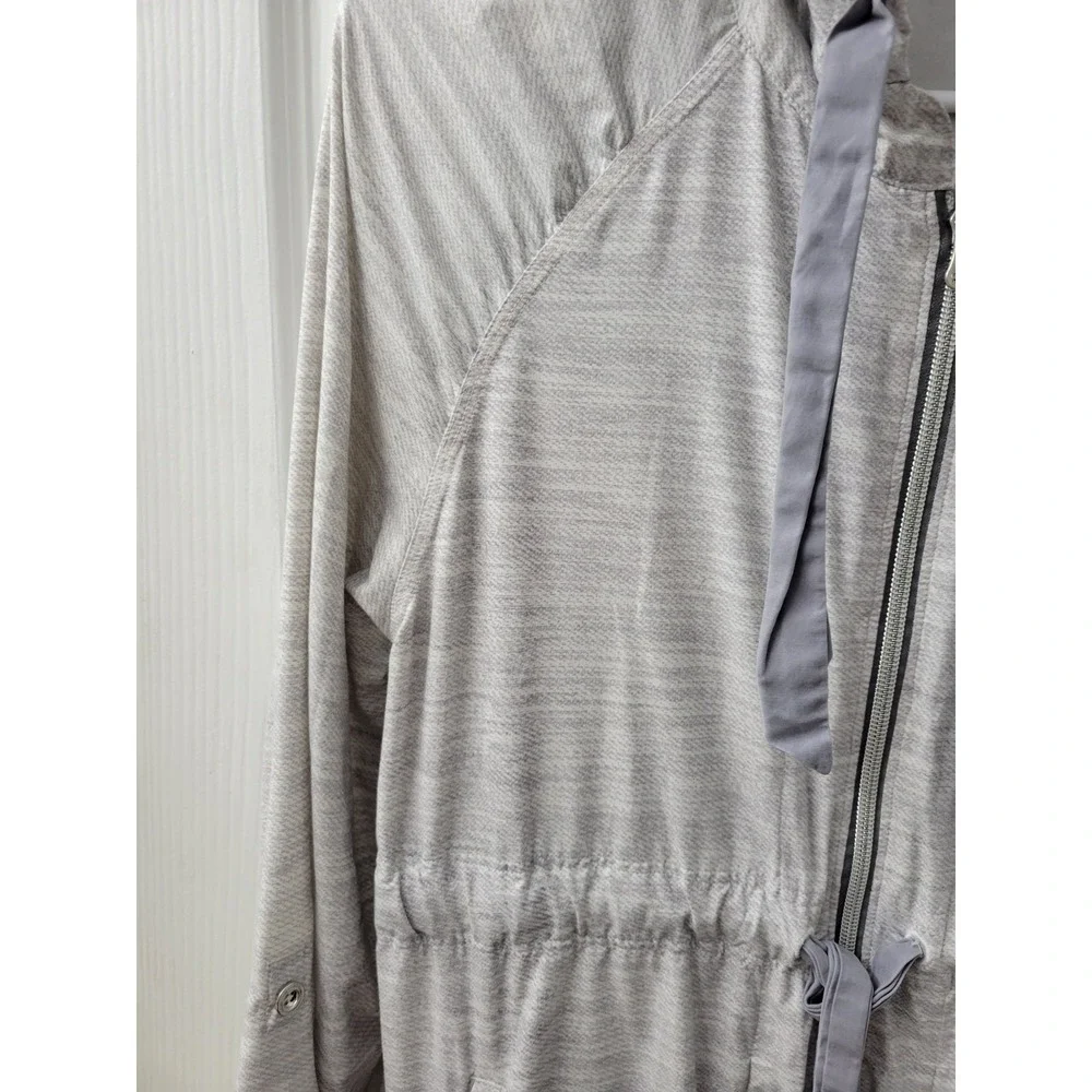Lululemon Rain Jacket Size 4 Gray Hooded Full Zip Pockets, Cinch Waist EUC